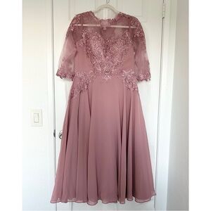 Formal A-Line Chiffon Lace Scoop 3/4 Sleeves Tea Length Dress